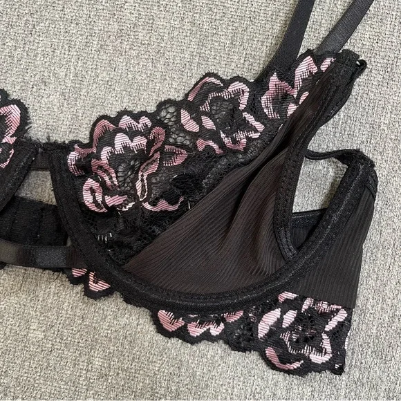 Hauty Strappy Floral Lace Bralette Size Small Feminine Flirty - Picture 2 of 5